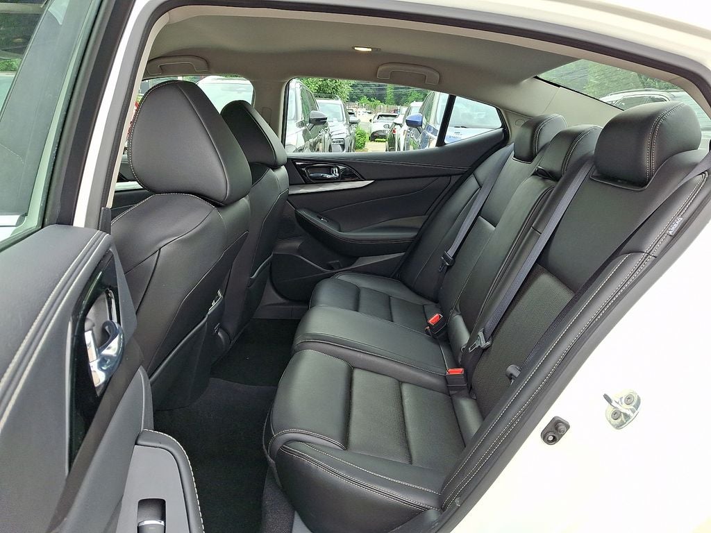 2023 Nissan Maxima SV