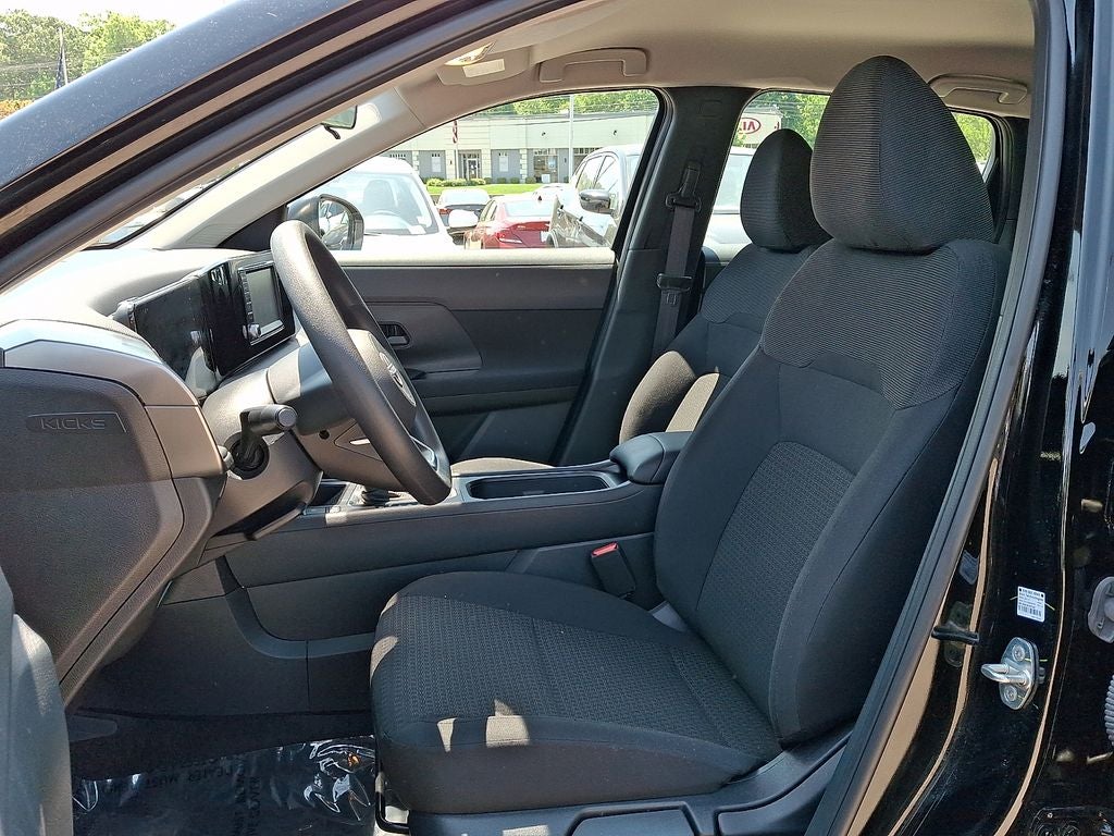 2025 Nissan Kicks S