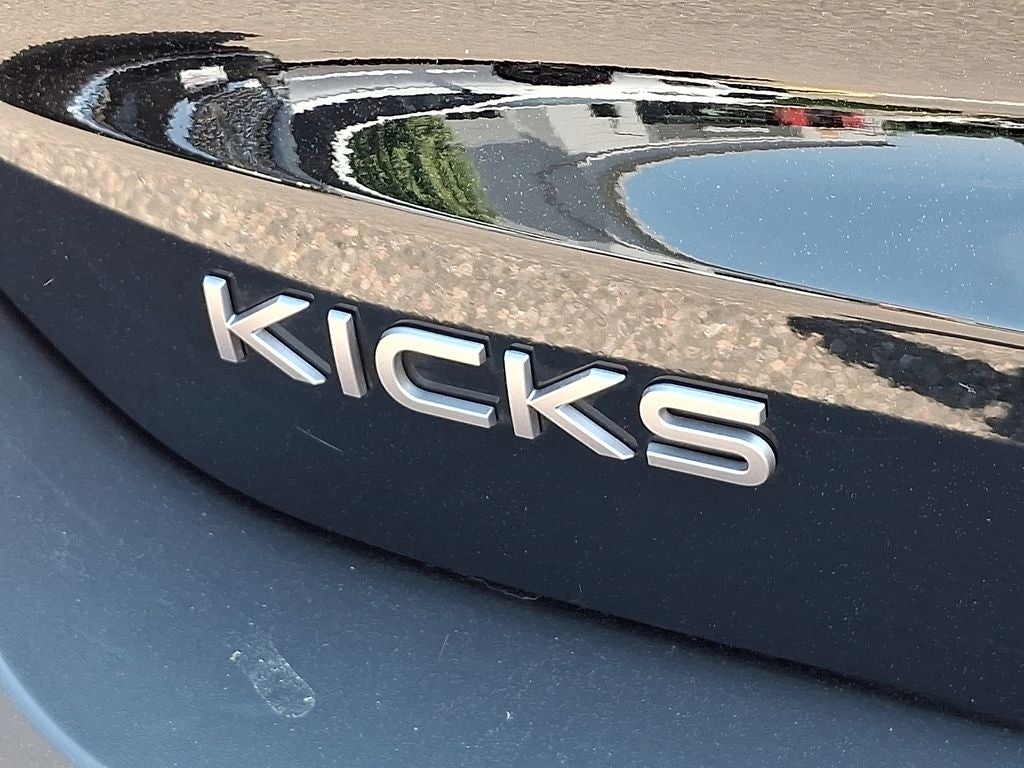2025 Nissan Kicks S