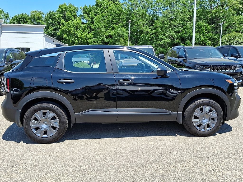 2025 Nissan Kicks S