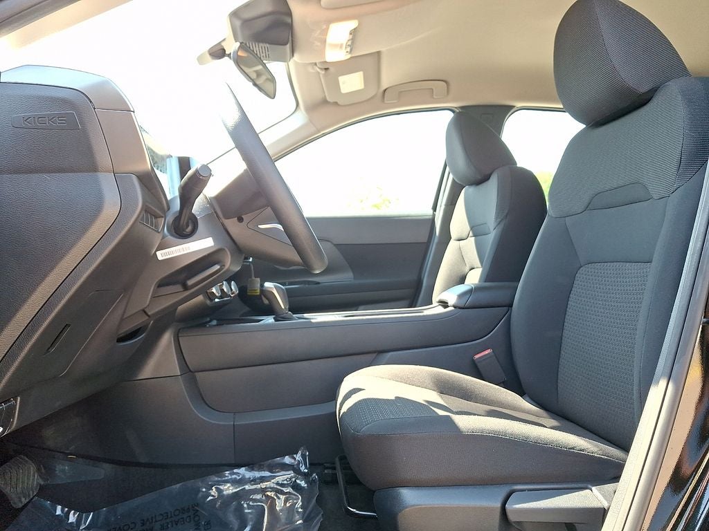 2025 Nissan Kicks S