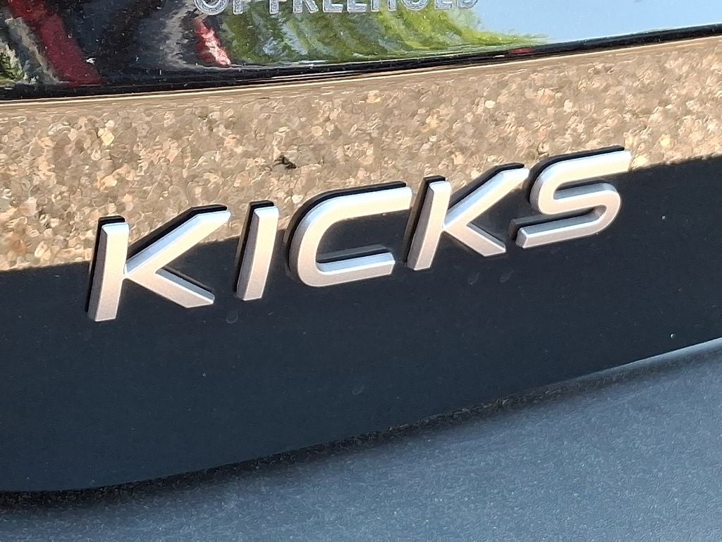 2025 Nissan Kicks S