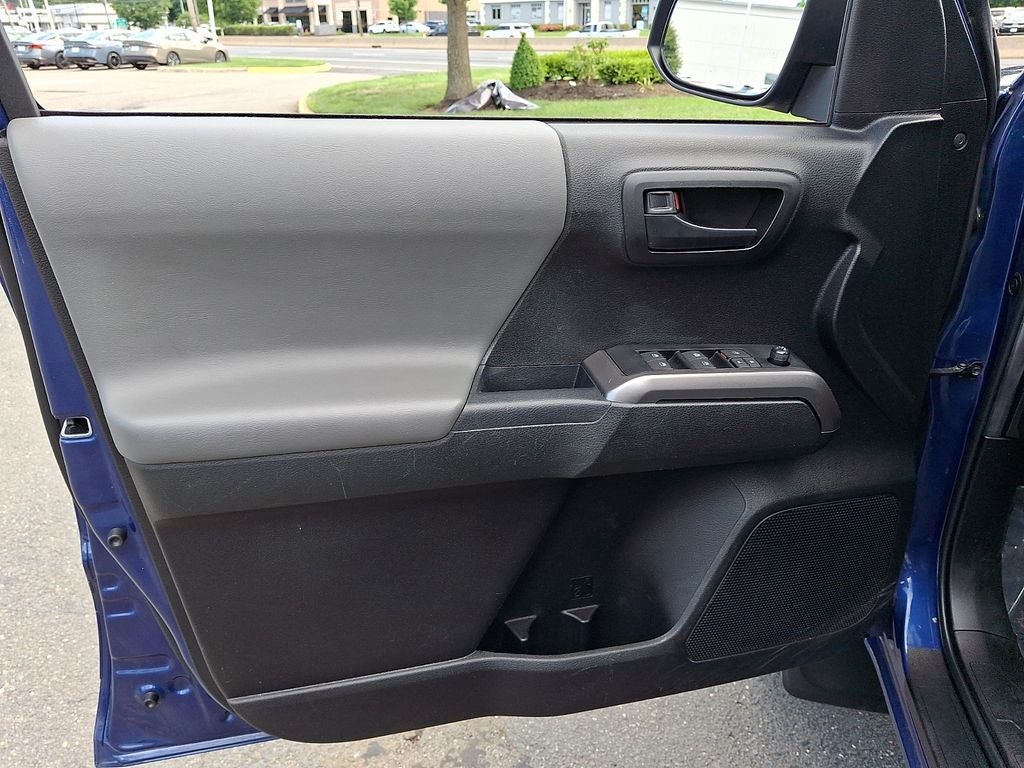 2022 Toyota Tacoma SR5 V6