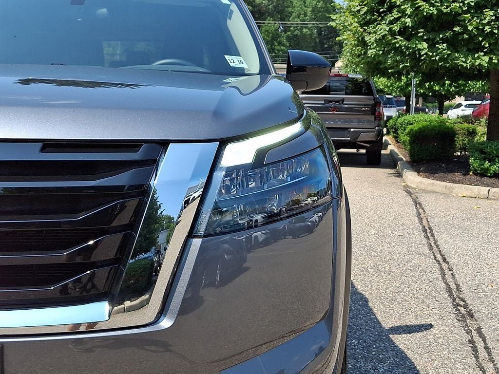 2025 Nissan Pathfinder S