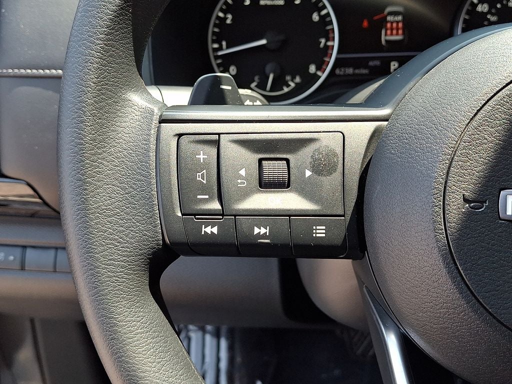 2025 Nissan Pathfinder S