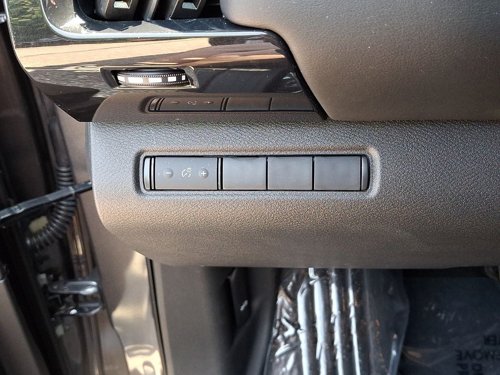 2025 Nissan Pathfinder S
