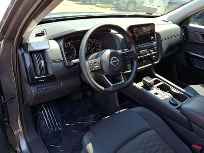 2025 Nissan Pathfinder S
