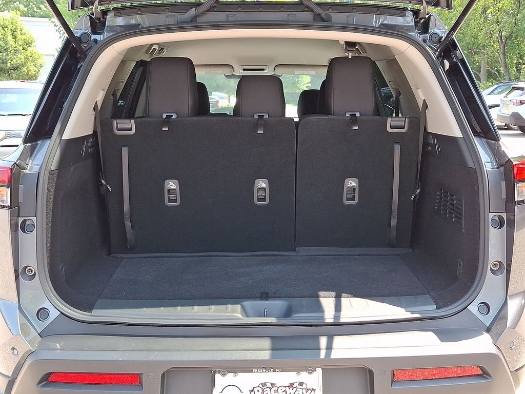 2025 Nissan Pathfinder S