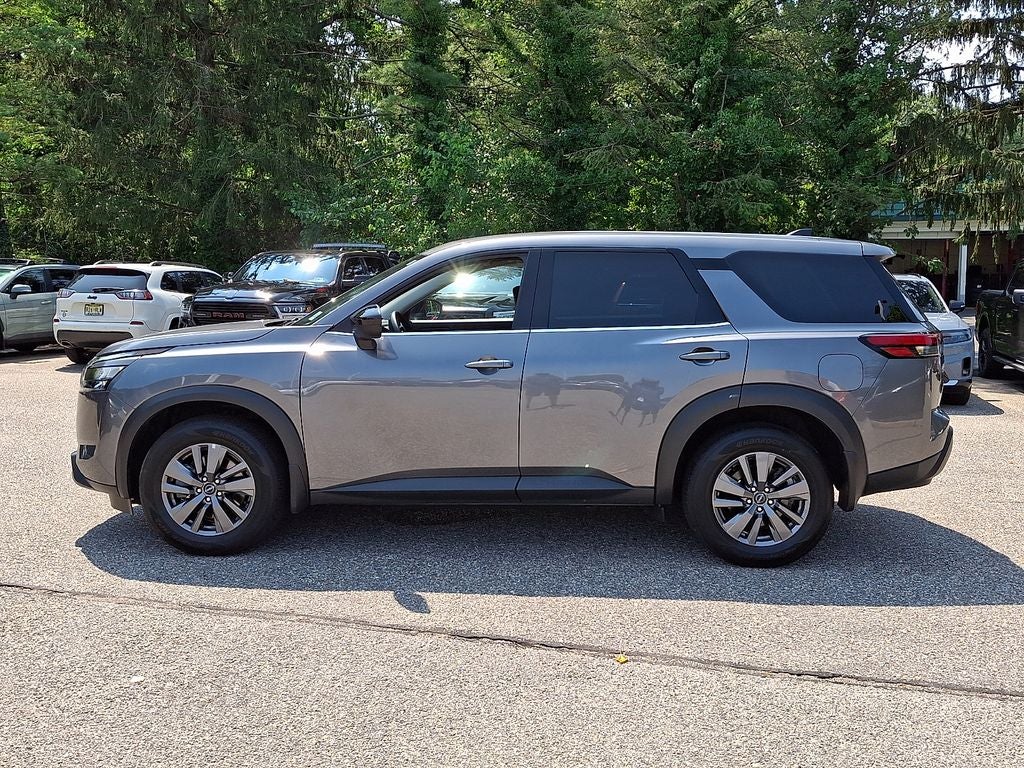 2025 Nissan Pathfinder S
