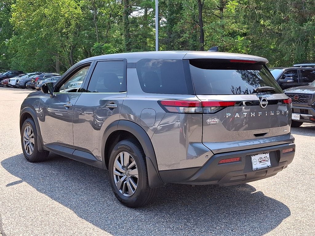 2025 Nissan Pathfinder S