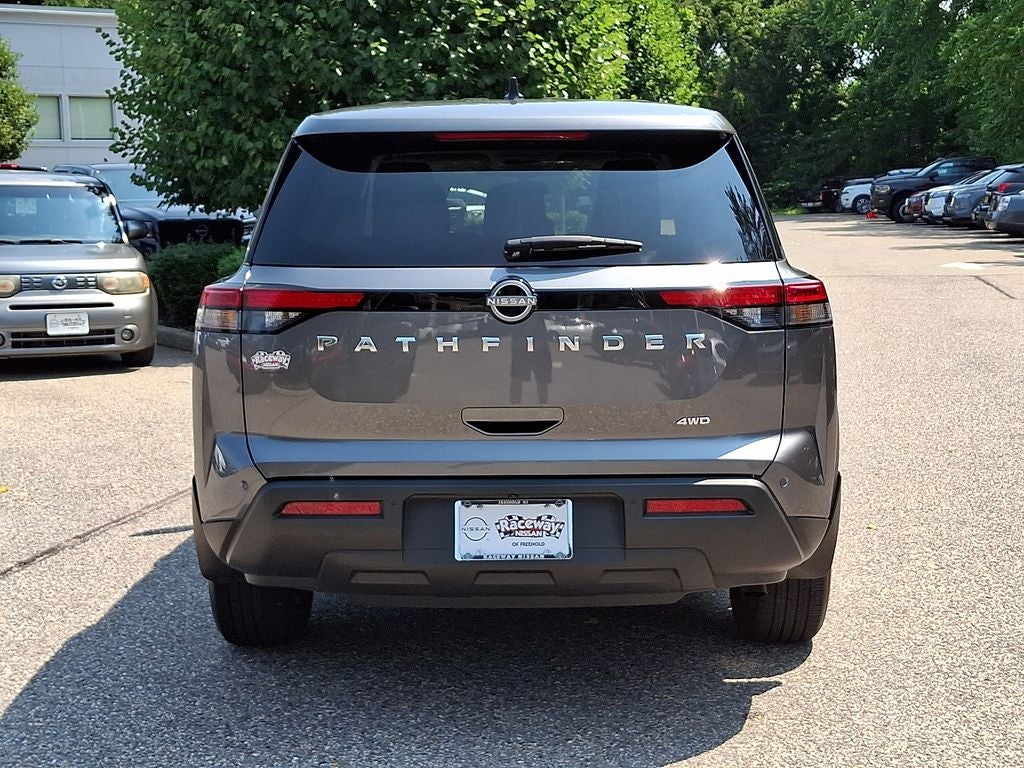 2025 Nissan Pathfinder S