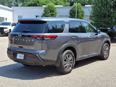 2025 Nissan Pathfinder S