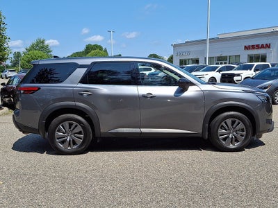 2025 Nissan Pathfinder S