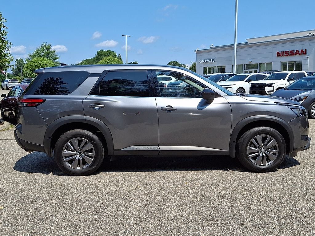 2025 Nissan Pathfinder S
