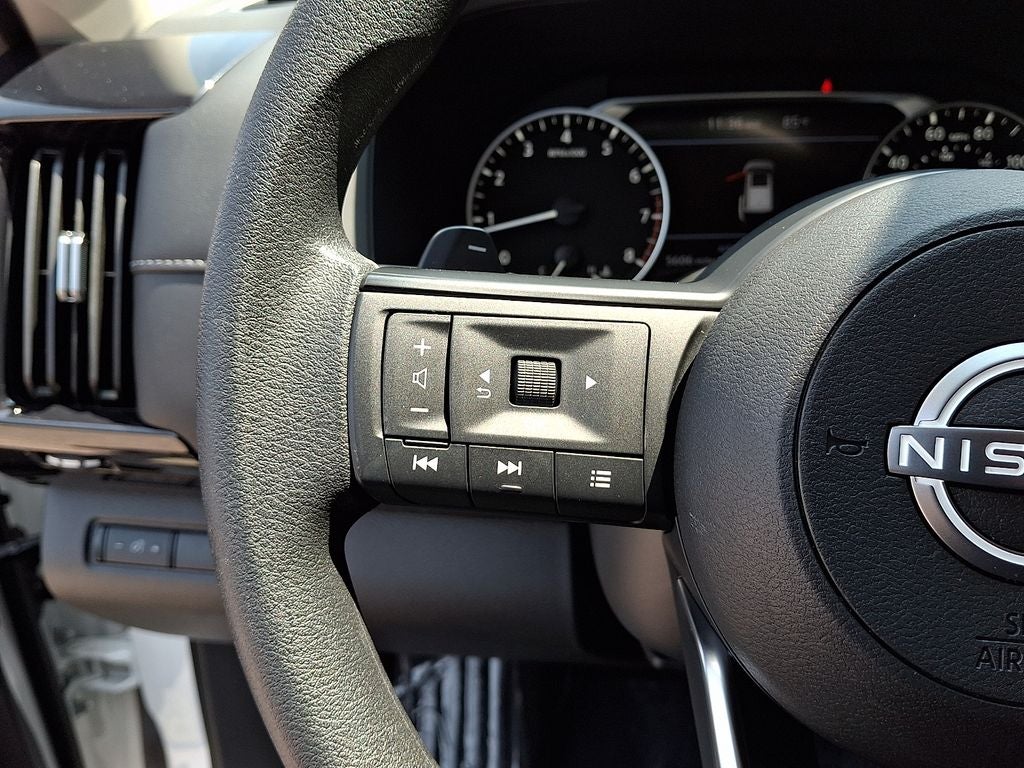 2025 Nissan Pathfinder S