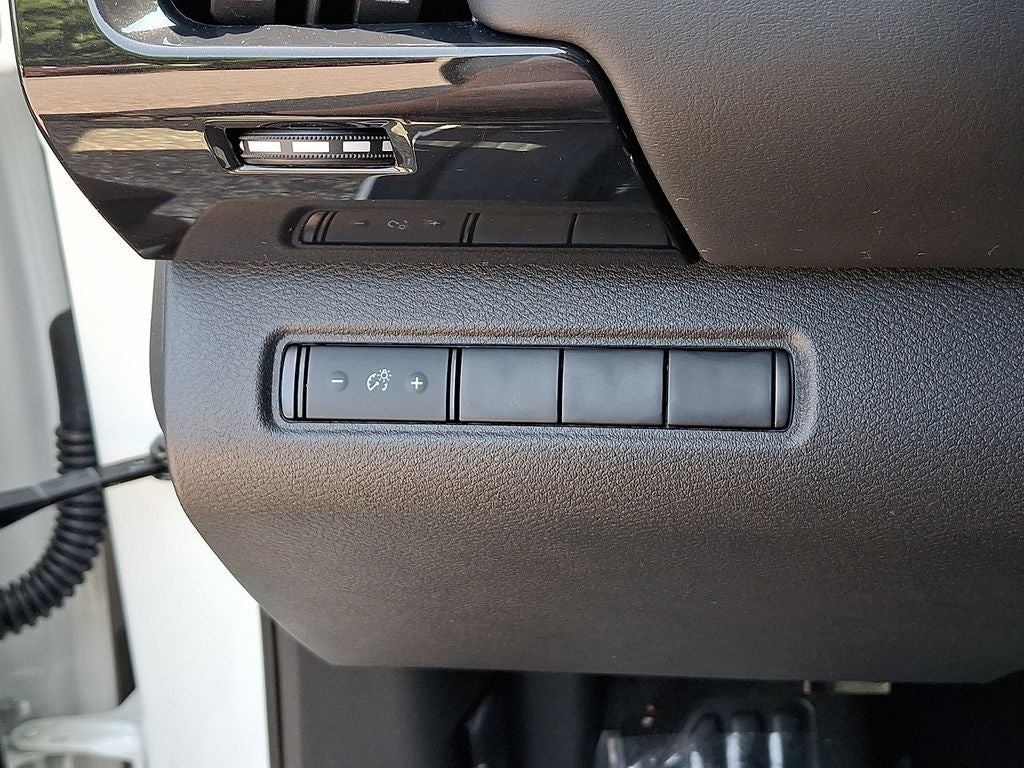2025 Nissan Pathfinder S