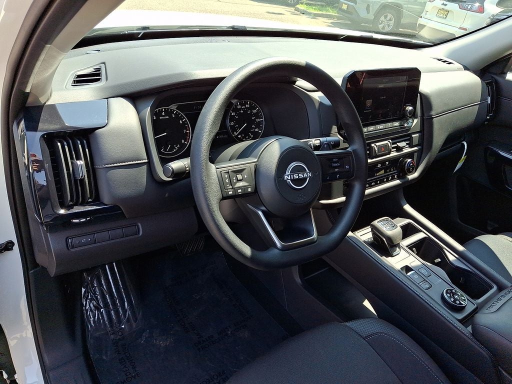 2025 Nissan Pathfinder S