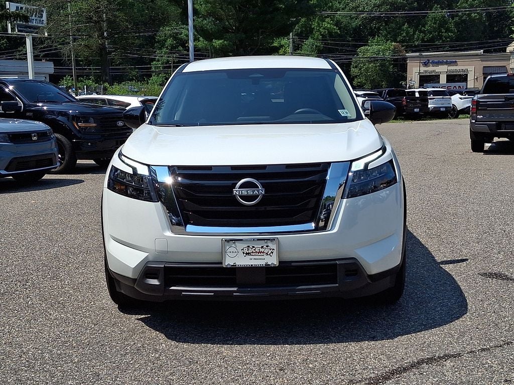 2025 Nissan Pathfinder S
