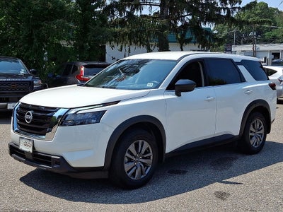 2025 Nissan Pathfinder S