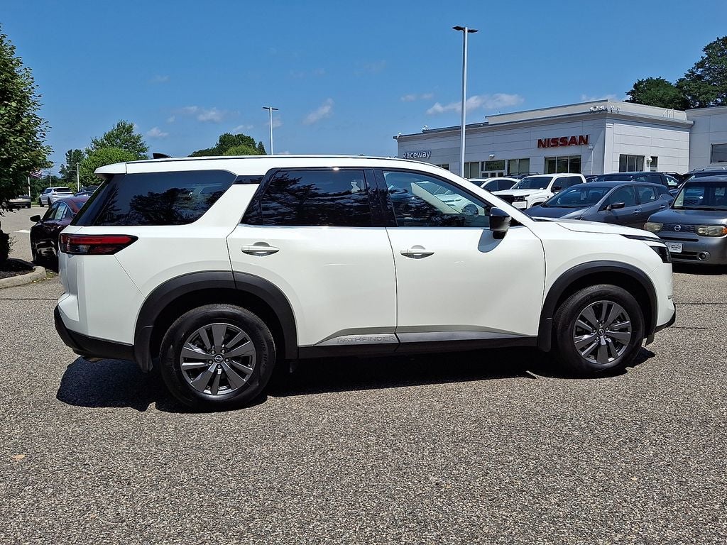 2025 Nissan Pathfinder S