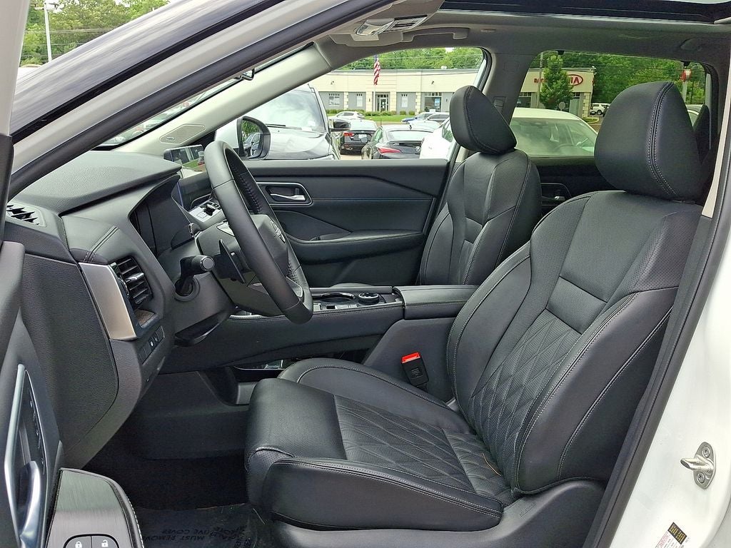 2025 Nissan Rogue Platinum