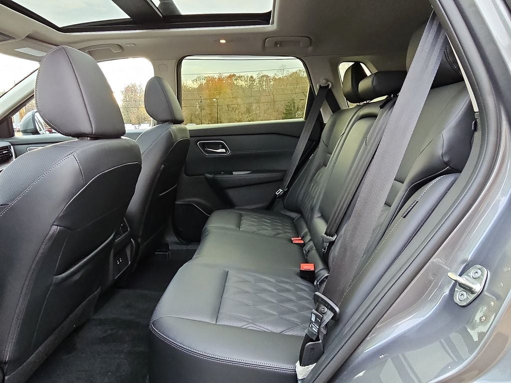 2025 Nissan Rogue Platinum