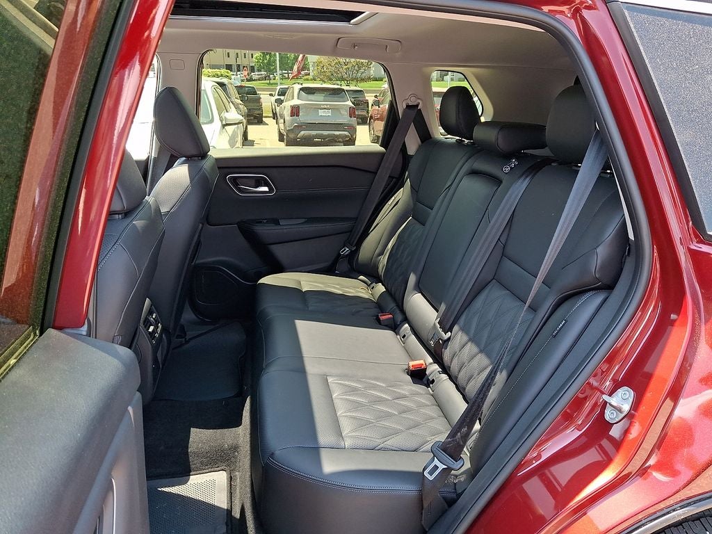 2025 Nissan Rogue Platinum