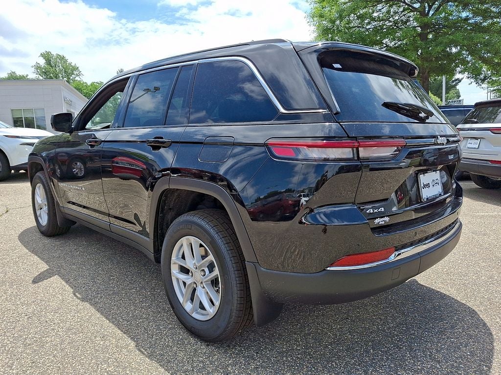 2026 Jeep Grand Cherokee GRAND CHEROKEE LAREDO X 4X4