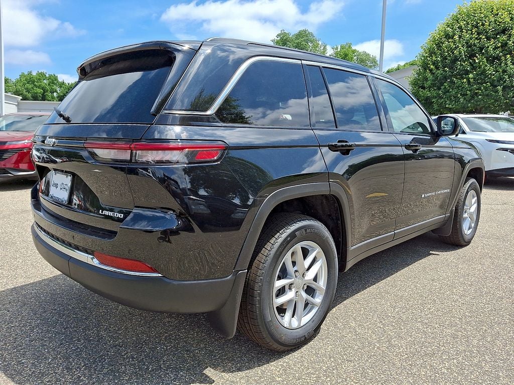2026 Jeep Grand Cherokee GRAND CHEROKEE LAREDO X 4X4