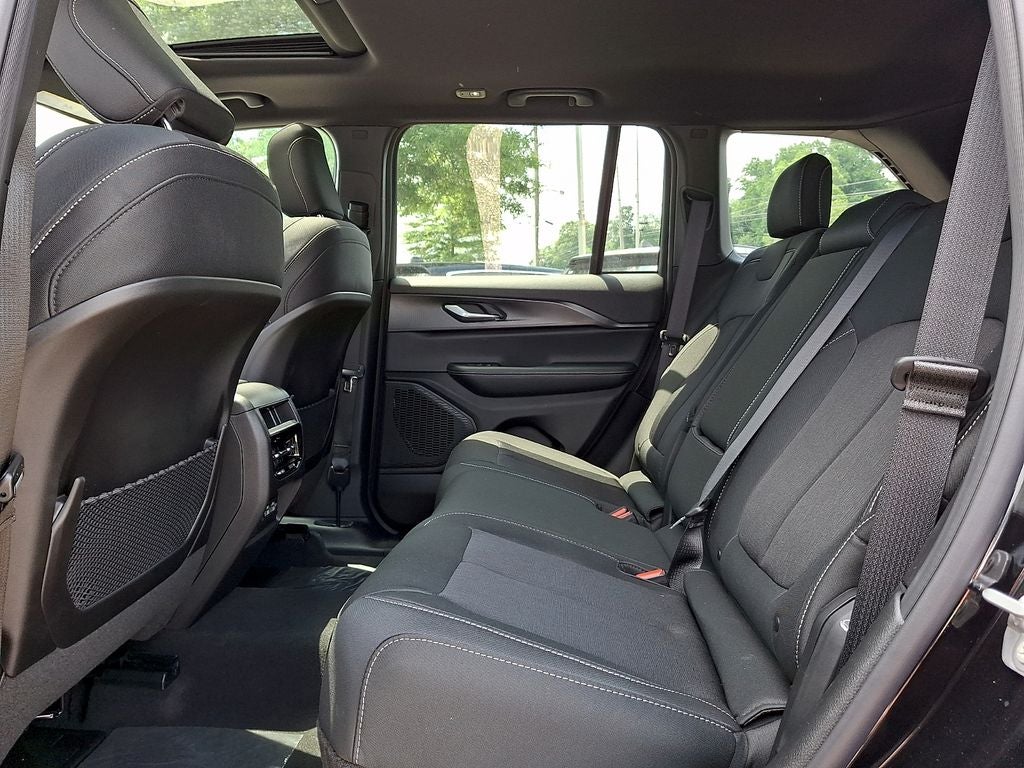 2026 Jeep Grand Cherokee GRAND CHEROKEE LAREDO X 4X4