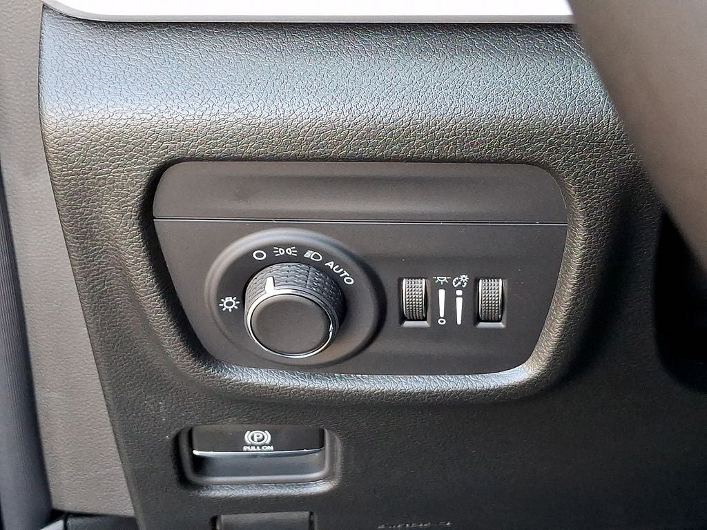2026 Jeep Grand Cherokee GRAND CHEROKEE LAREDO X 4X4