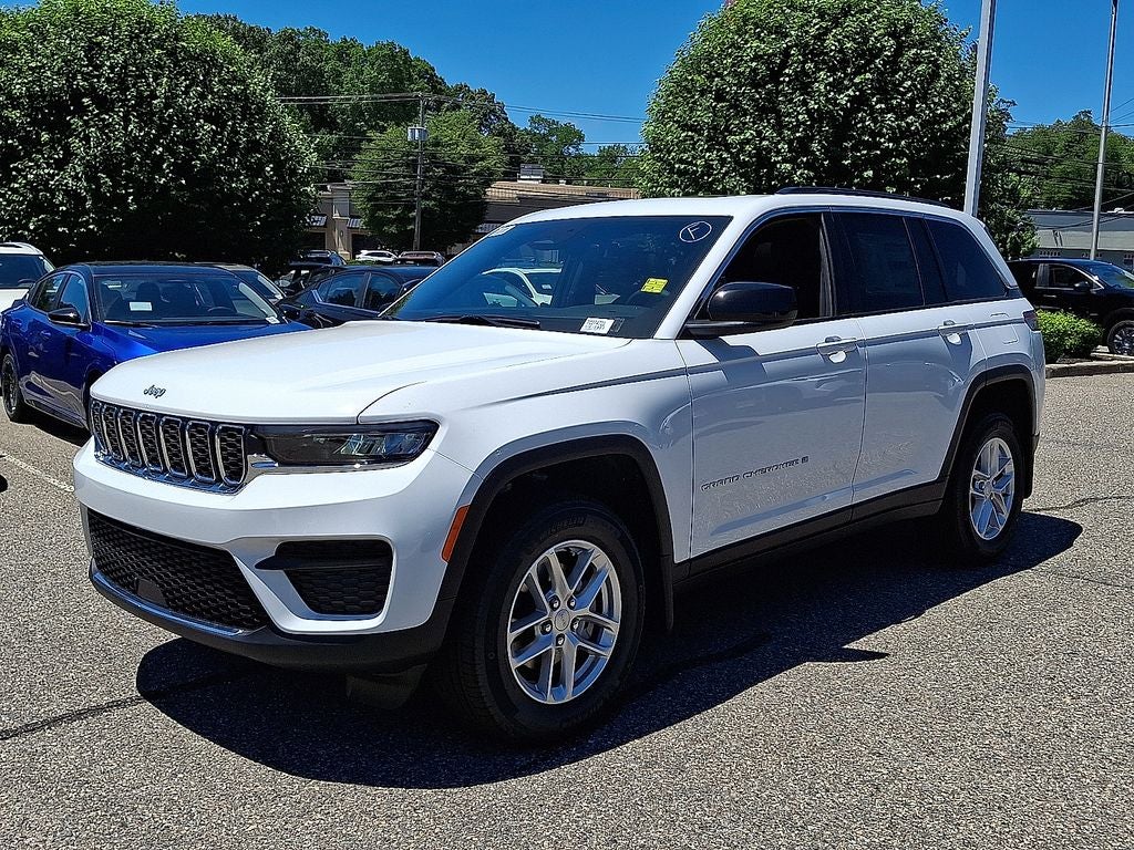 2026 Jeep Grand Cherokee GRAND CHEROKEE LAREDO X 4X4