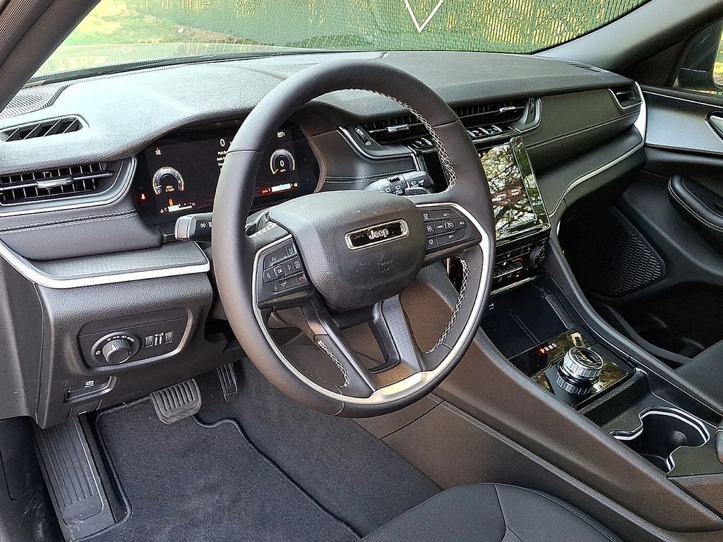 2026 Jeep Grand Cherokee GRAND CHEROKEE LAREDO X 4X4