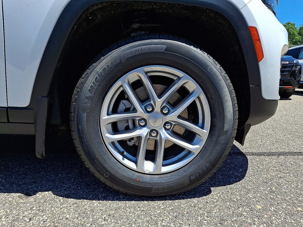 2026 Jeep Grand Cherokee GRAND CHEROKEE LAREDO X 4X4