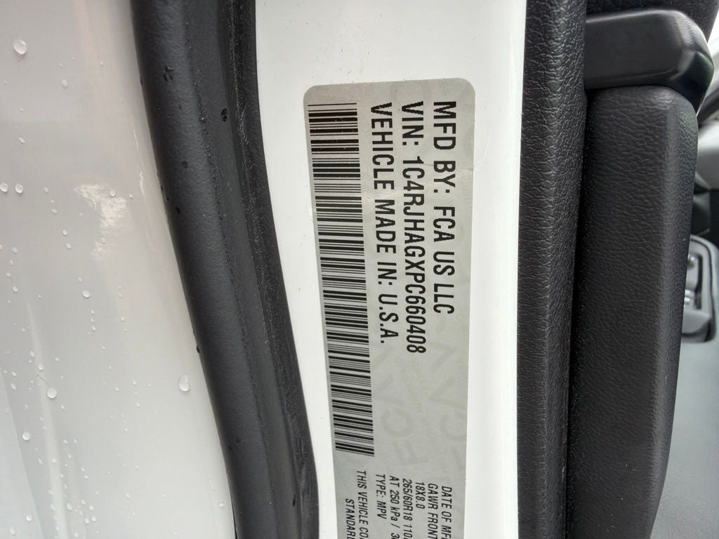 2023 Jeep Grand Cherokee Laredo X 4x4