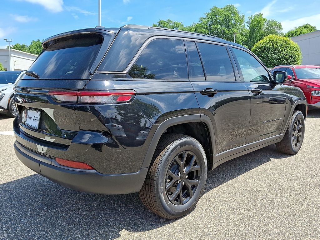 2026 Jeep Grand Cherokee GRAND CHEROKEE LAREDO ALTITUDE 4X4