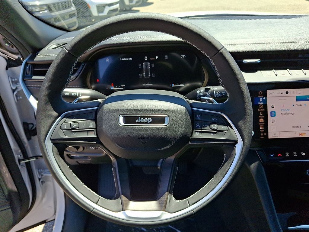 2026 Jeep Grand Cherokee GRAND CHEROKEE LAREDO ALTITUDE 4X4