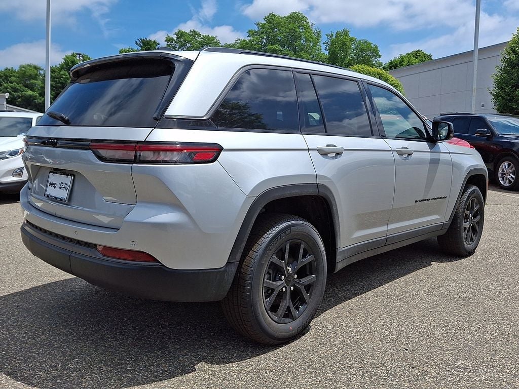 2026 Jeep Grand Cherokee GRAND CHEROKEE LAREDO ALTITUDE 4X4
