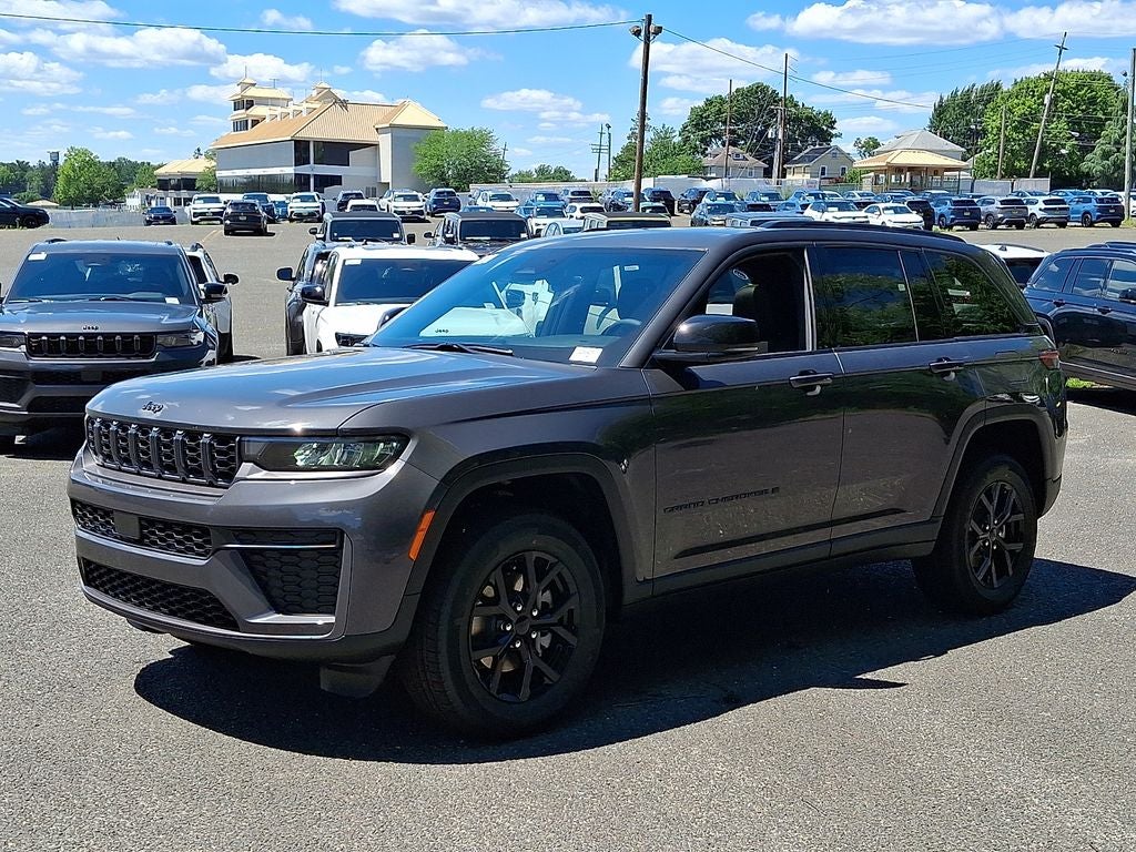 2026 Jeep Grand Cherokee GRAND CHEROKEE LAREDO ALTITUDE 4X4