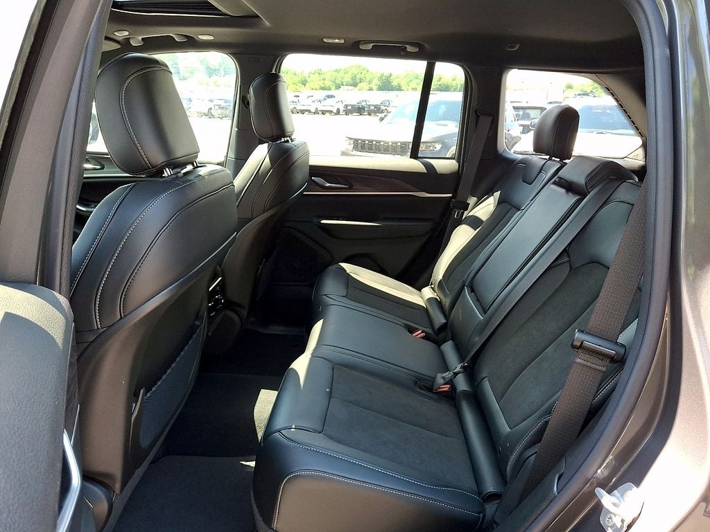 2026 Jeep Grand Cherokee GRAND CHEROKEE LAREDO ALTITUDE 4X4