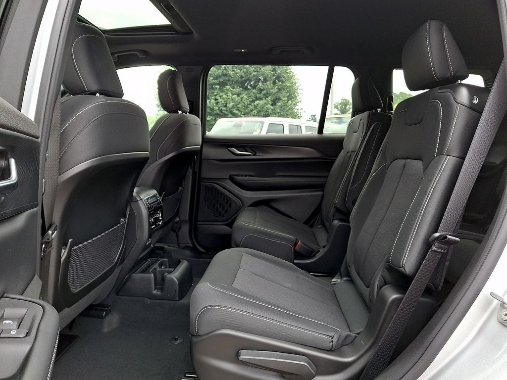 2026 Jeep Grand Cherokee GRAND CHEROKEE L LAREDO X 4X4