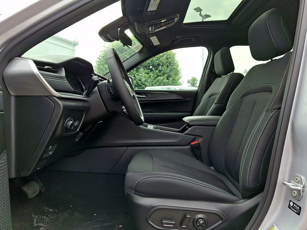 2026 Jeep Grand Cherokee GRAND CHEROKEE L LAREDO X 4X4