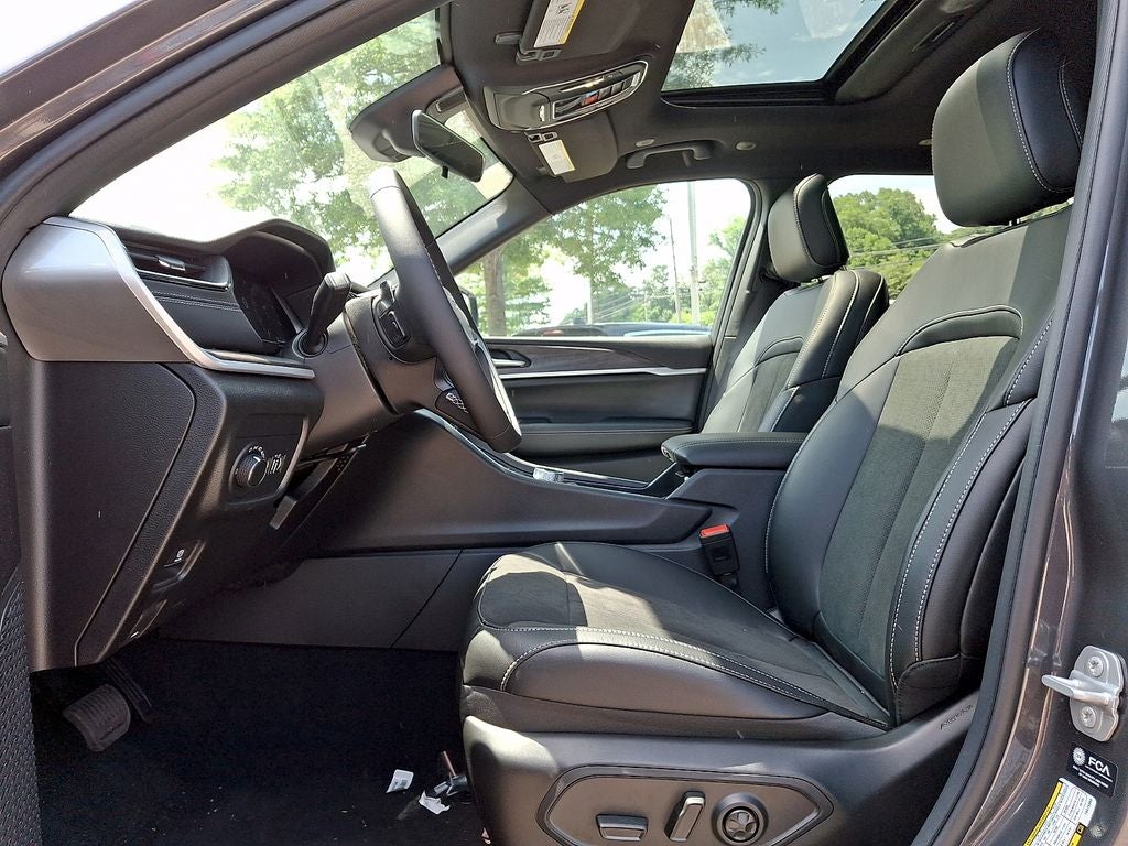 2026 Jeep Grand Cherokee GRAND CHEROKEE L LAREDO ALTITUDE 4X4