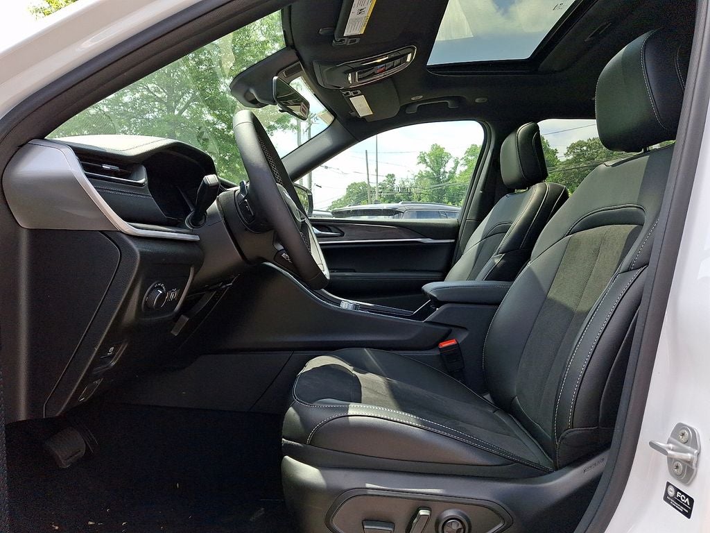2026 Jeep Grand Cherokee GRAND CHEROKEE L LAREDO ALTITUDE 4X4