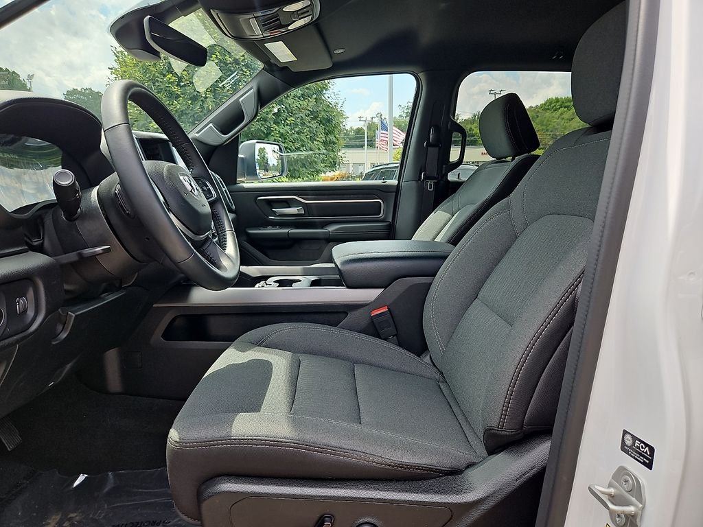 2024 RAM 1500 Big Horn Crew Cab 4x4 5'7' Box