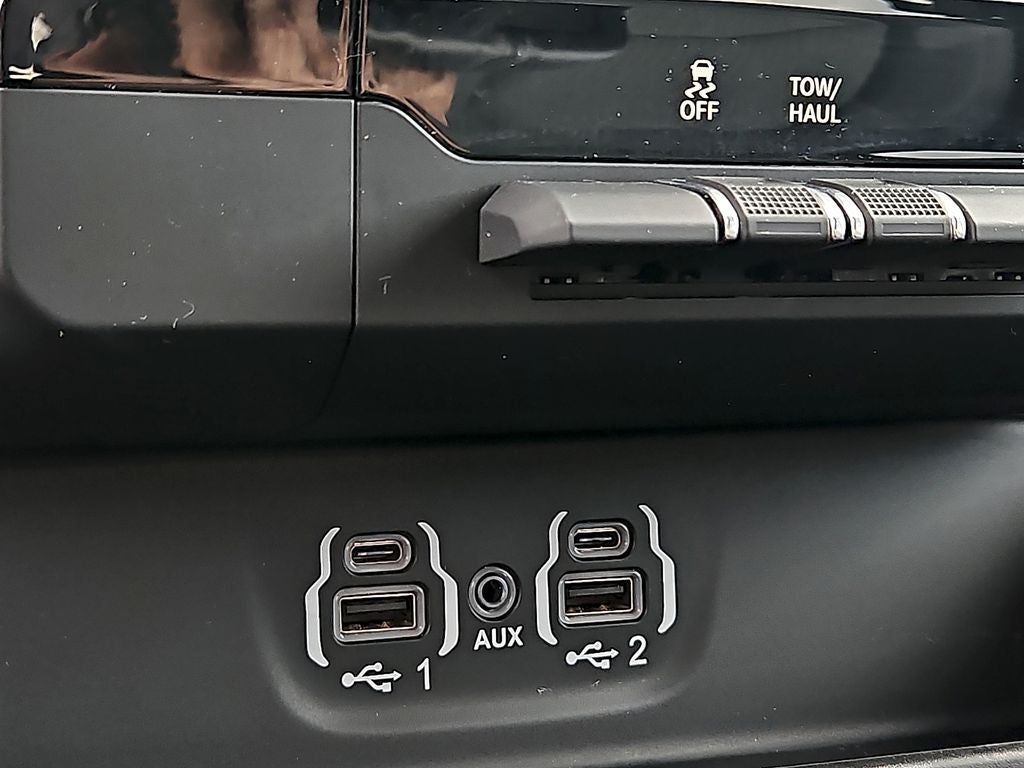2024 RAM 1500 Big Horn Crew Cab 4x4 5'7' Box