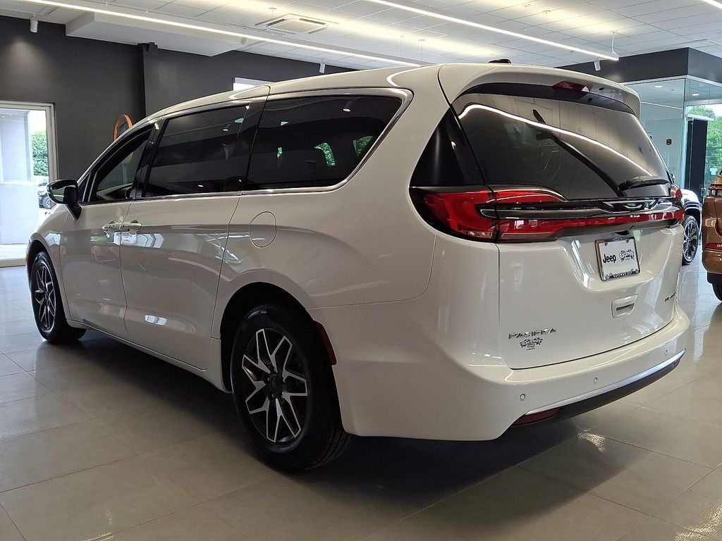 2027 Chrysler Pacifica PACIFICA LIMITED