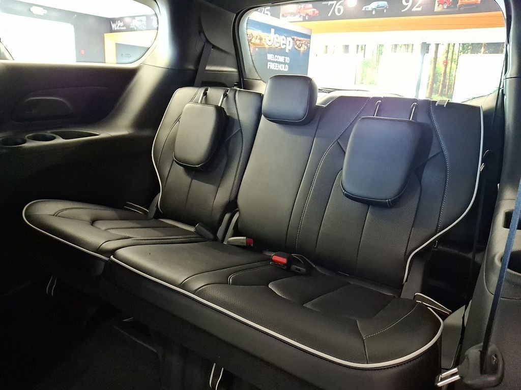 2027 Chrysler Pacifica PACIFICA LIMITED