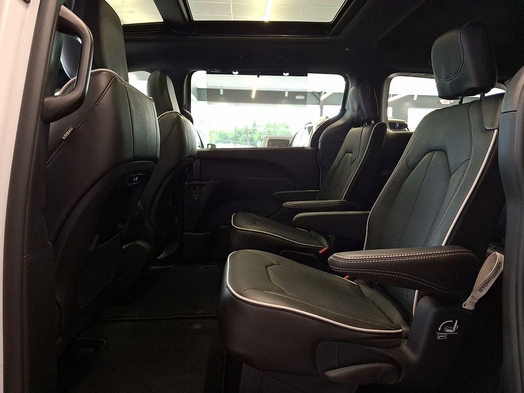 2027 Chrysler Pacifica PACIFICA LIMITED