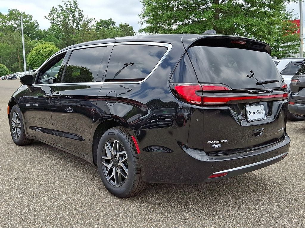 2027 Chrysler Pacifica PACIFICA LIMITED